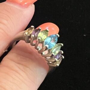 925 STERLING SILVER MULTI GEMSTONE RING. VINTAGE